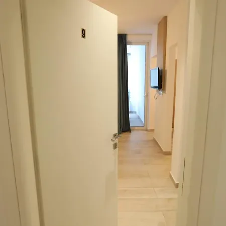 Alvi 3* Sarande